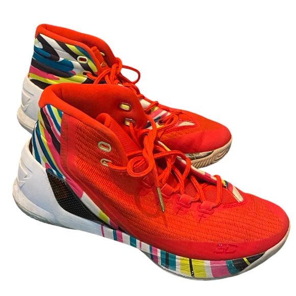 Steph Curry Under Armour Collab Shoes - Picture 2 of 3